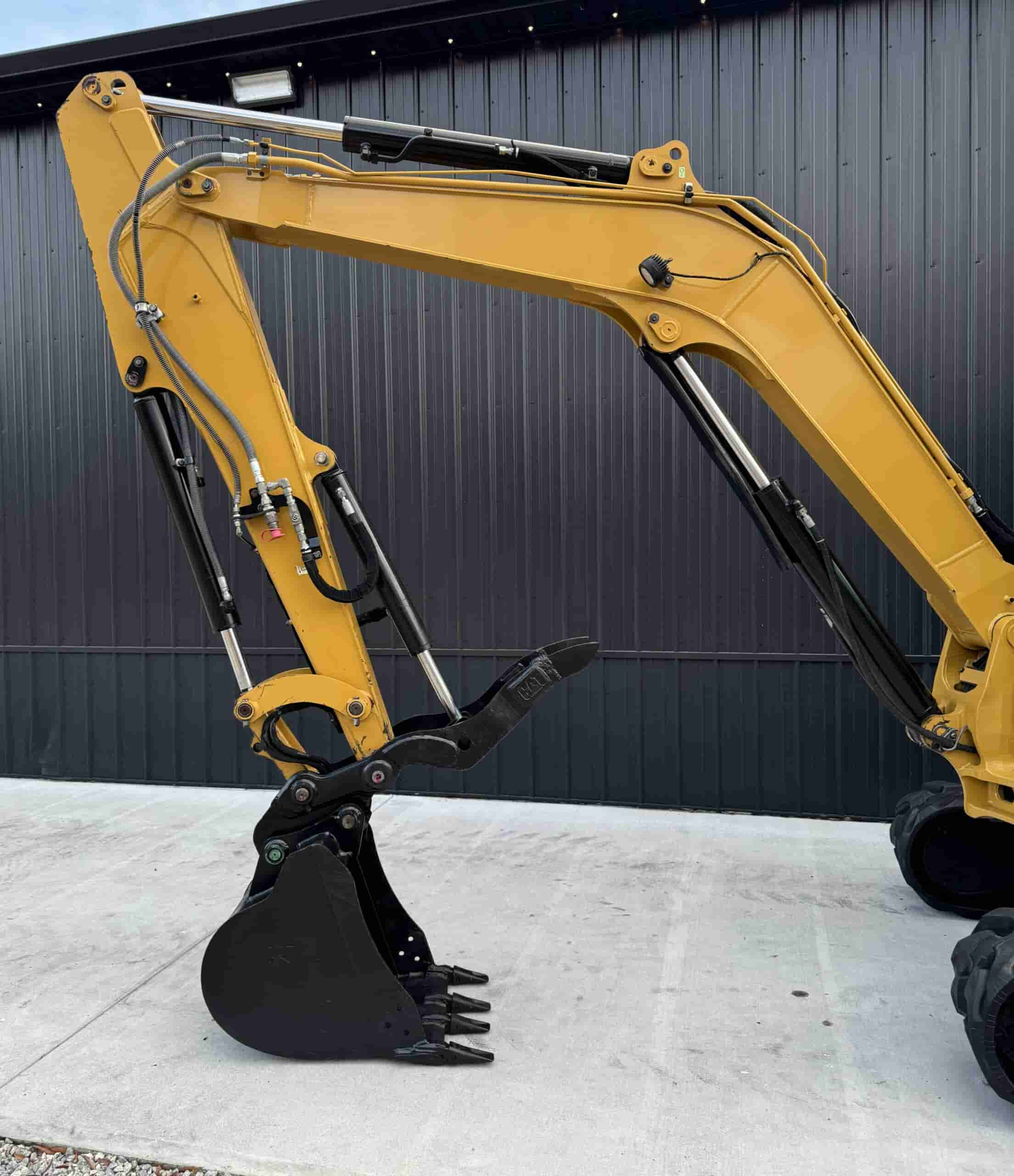 2021 CAT 306 CR
